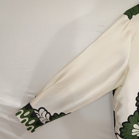 Zara Women's Medium White & Green Floral Button Down Shirt - Picture 3 of 9